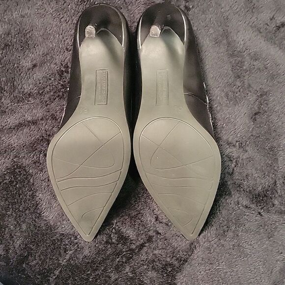 Christian Siriano Studded Heels Pointed Toe Black 4" Stiletto Women 6.5 Rockstud - Picture 2 of 4